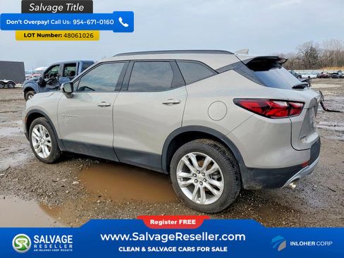 Used 2021 Chevrolet Blazer LT w/ Sound & Technology Package FWD image 3