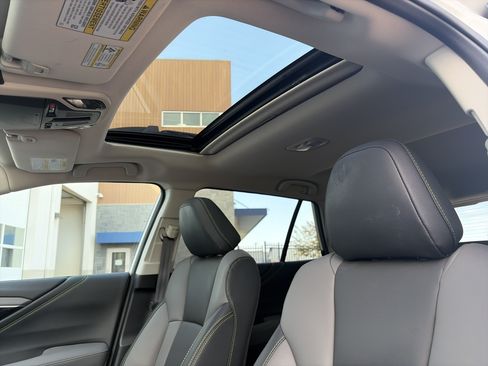 Certified 2024 Subaru Outback Onyx Edition AWD/4WD image 32