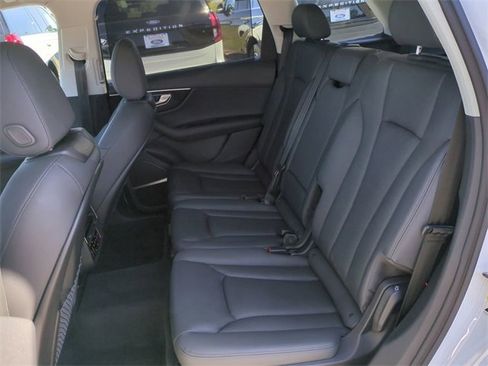 Used 2023 Audi Q7 Premium Plus image 14