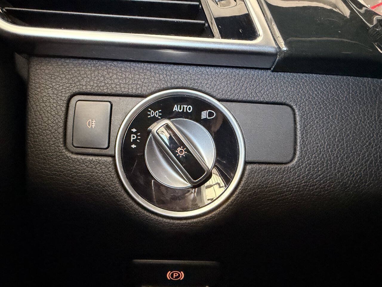 Used 2018 Mercedes-Benz GLE 350 4MATIC image 32
