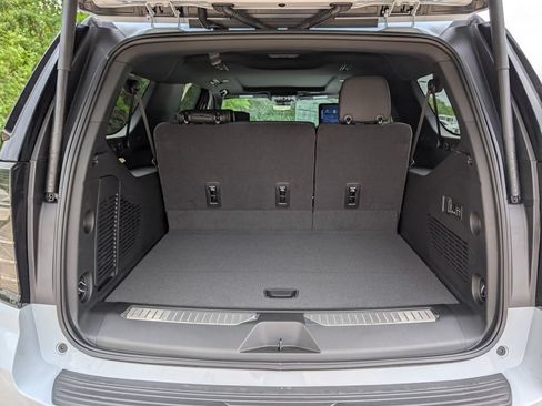 New 2026 Chevrolet Suburban High Country AWD/4WD image 35