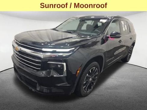 Used 2025 Chevrolet Traverse LT w/ Sun and Wheel Package image 4