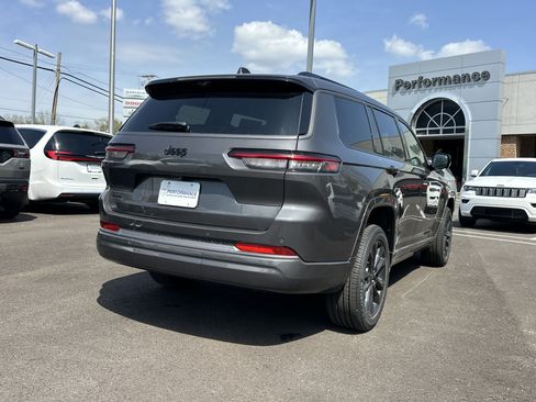 New 2026 Jeep Grand Cherokee L Limited AWD/4WD image 16