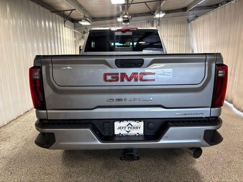 Used 2025 GMC Sierra 2500 Denali w/ Denali Reserve Package AWD/4WD image 5