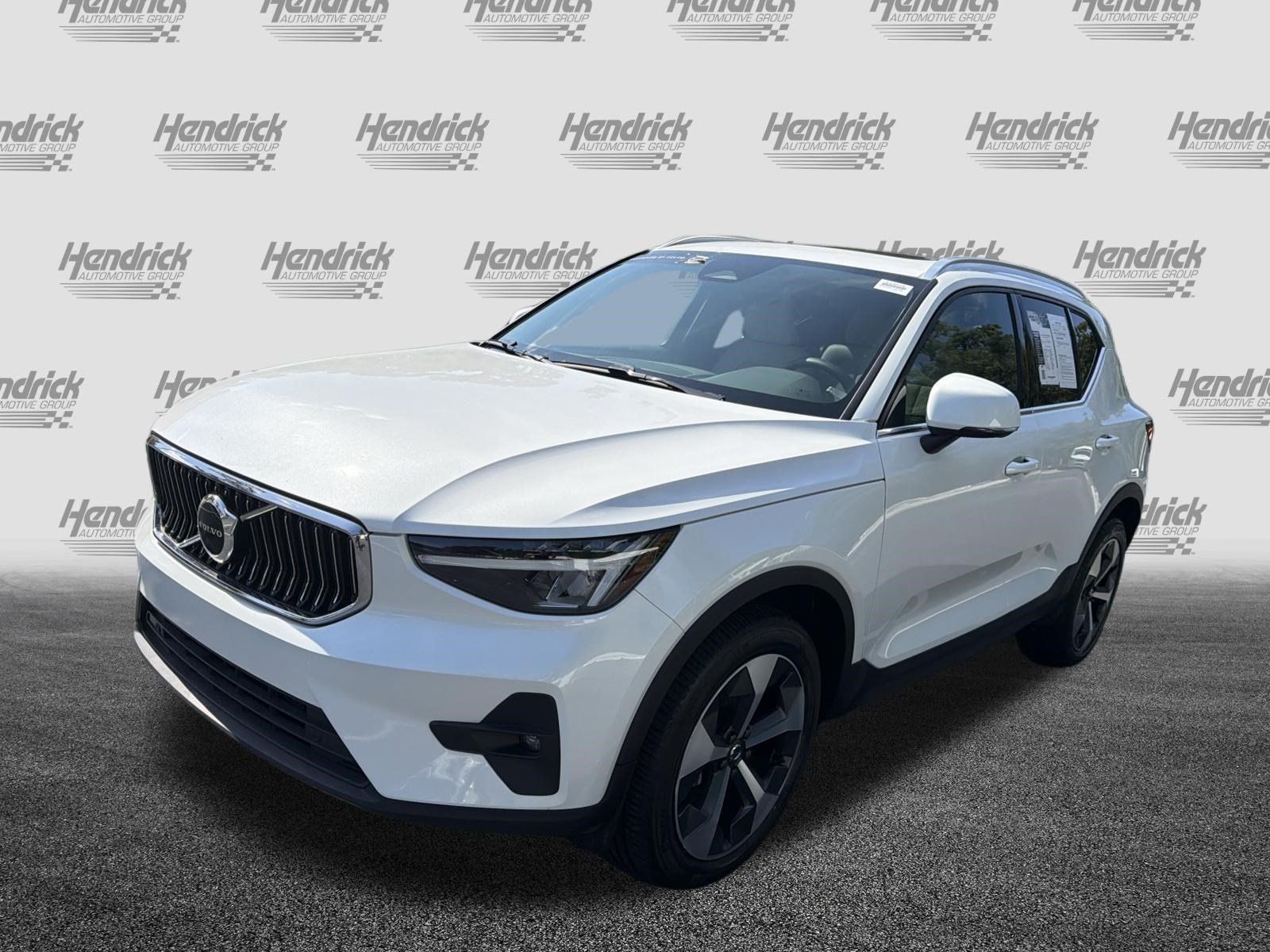 Certified 2023 Volvo XC40 B5 Plus w/ Protection Package Premier AWD/4WD image 5