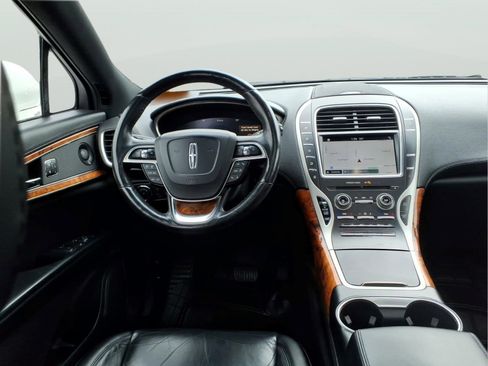 Used 2019 Lincoln Nautilus Select image 10