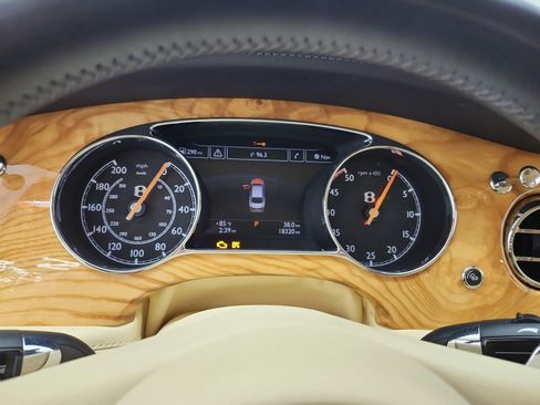 Used 2012 Bentley Mulsanne RWD image 11