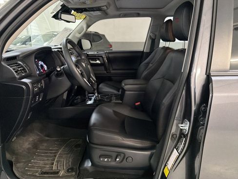 Used 2021 Toyota 4Runner TRD Off-Road Premium w/ Moonroof Package AWD/4WD image 6