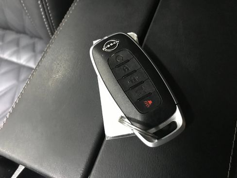 Used 2025 Nissan Rogue Platinum w/ Platinum Premium Package FWD image 12