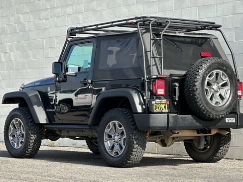Used 2016 Jeep Wrangler Rubicon w/ Power Convenience Group AWD/4WD image 6
