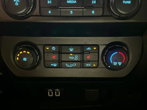 Used 2019 Ford F150 XLT w/ Equipment Group 302A Luxury AWD/4WD image 12