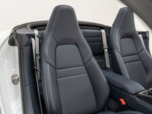 Used 2025 Porsche 911 Carrera w/ Premium Package image 43