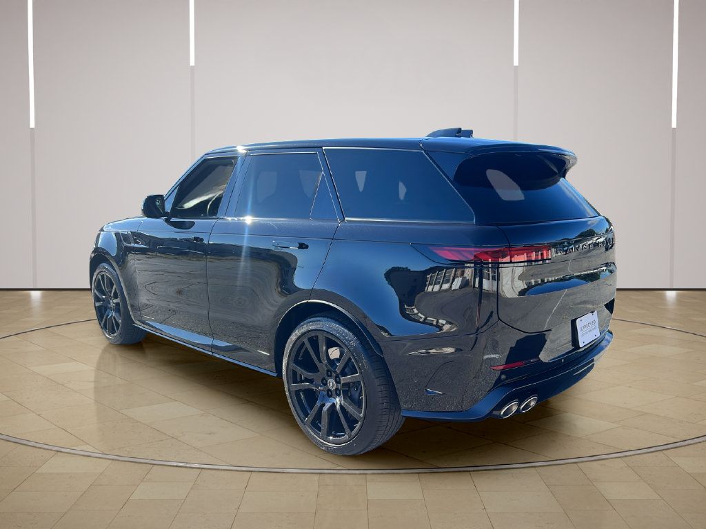 Used 2024 Land Rover Range Rover Sport AWD/4WD image 3