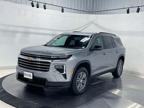 Used 2026 Chevrolet Traverse LT AWD/4WD image 8