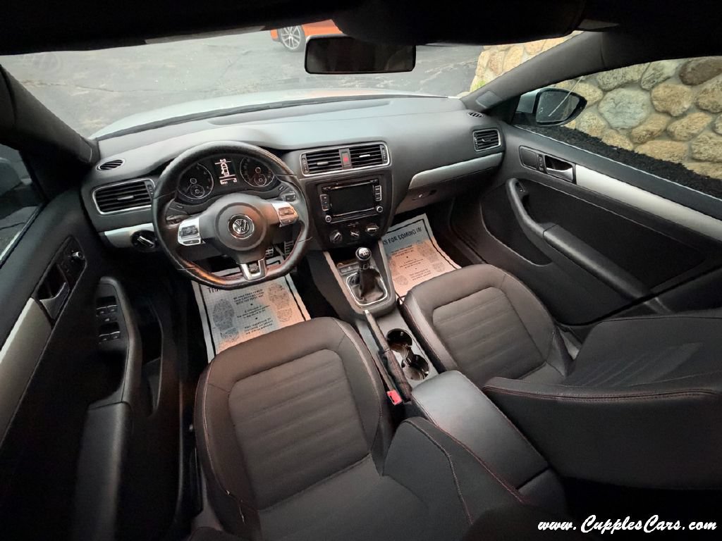 Used 2014 Volkswagen Jetta GLI FWD image 19