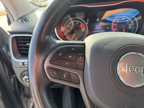 Used 2021 Jeep Cherokee Trailhawk image 22