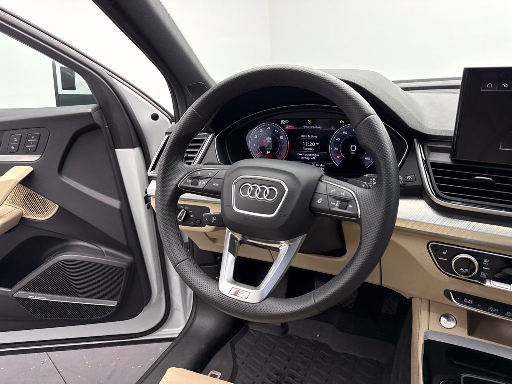 Used 2024 Audi Q5 2.0T Premium Plus w/ Premium Plus Package AWD/4WD image 33