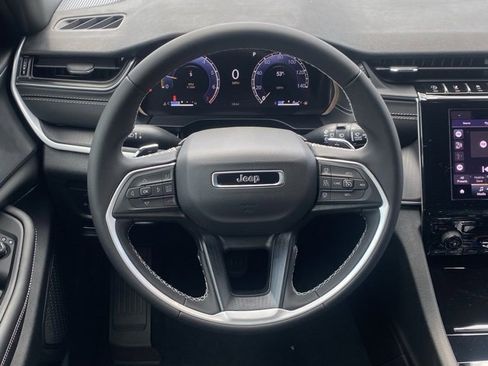 New 2025 Jeep Grand Cherokee L Laredo image 37