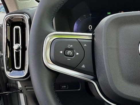 New 2025 Volvo XC40 B5 Plus w/ Climate Package image 28