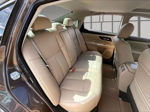 Used 2016 Nissan Altima 2.5 SL w/ 2.5 Technology w/LED Package FWD image 24