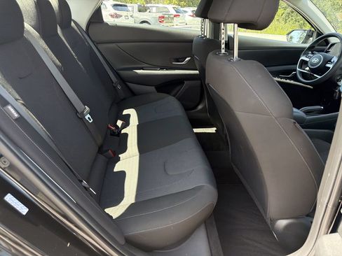 Used 2024 Hyundai Elantra SE FWD image 19