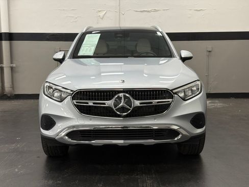 Used 2025 Mercedes-Benz GLC 350e 4MATIC image 4