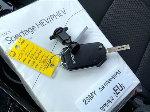 Used 2023 Kia Sportage LX AWD/4WD image 12