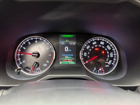 Used 2020 Toyota RAV4 LE image 15