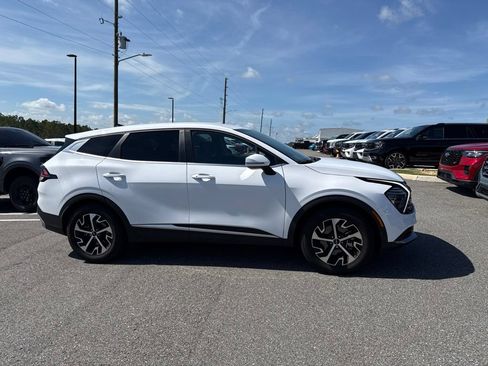 Used 2025 Kia Sportage EX FWD image 1