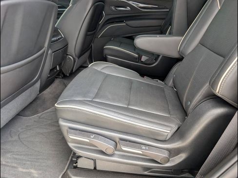 Used 2022 Cadillac Escalade Sport w/ Heavy-Duty Trailer Package AWD/4WD image 12