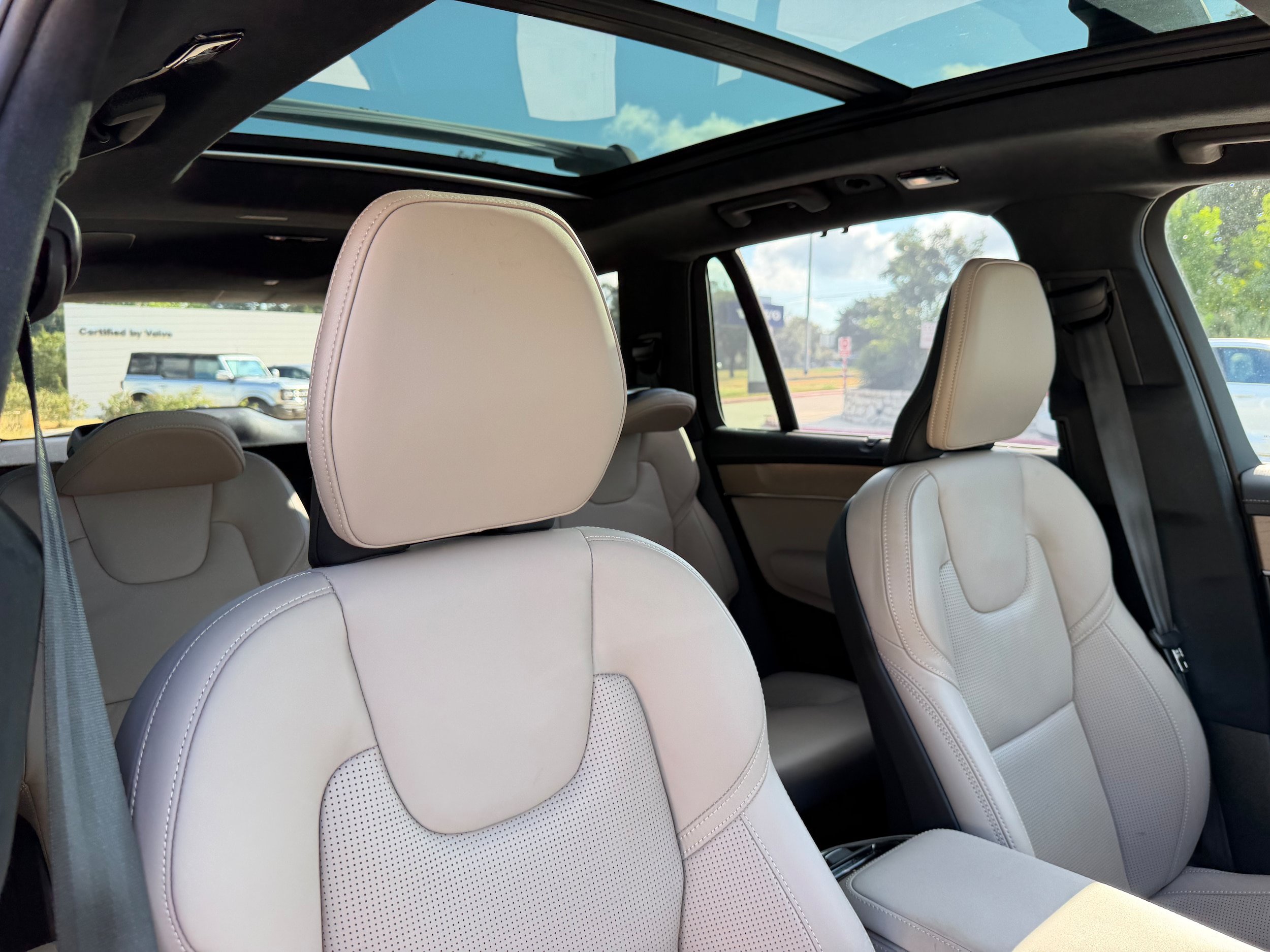 Certified 2025 Volvo XC90 T8 Ultra AWD/4WD image 11