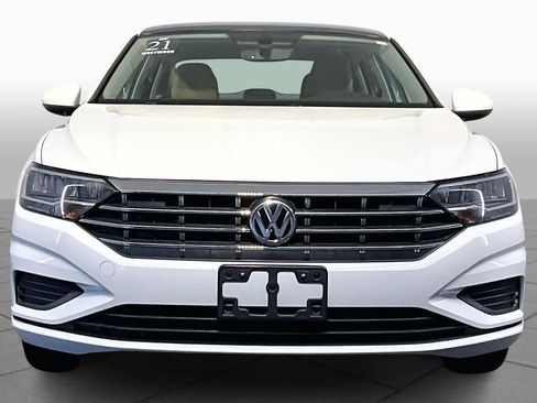 Used 2021 Volkswagen Jetta SE w/ SE Cold Weather Package image 3