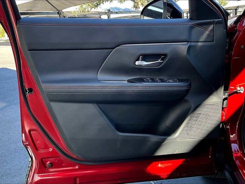 New 2026 Nissan Kicks SR w/ Cold Weather Package image 10