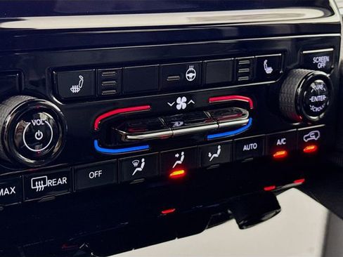 Used 2024 Jeep Grand Cherokee L Limited w/ Black Appearance Package image 20