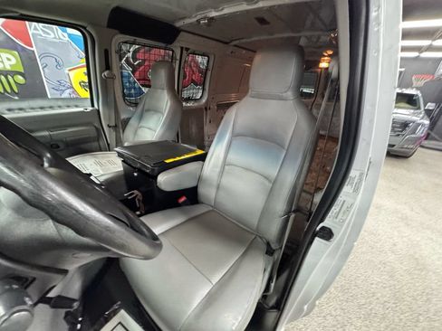 Used 2014 Ford E-350 and Econoline 350 Extended Super Duty RWD image 11