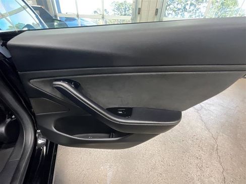 Used 2018 Tesla Model 3 Long Range image 15