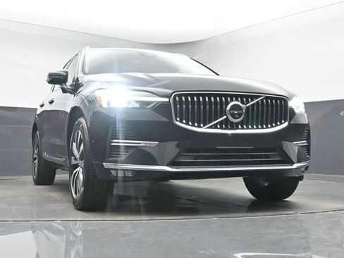 Used 2023 Volvo XC60 B5 Plus AWD/4WD image 35