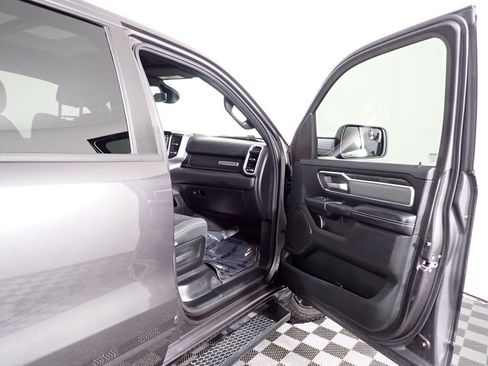 Used 2020 RAM 1500 Big Horn AWD/4WD image 39