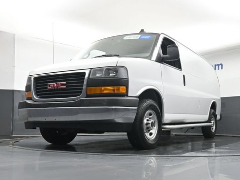 Used 2024 GMC Savana 2500 w/ Driver Convenience Package RWD image 7