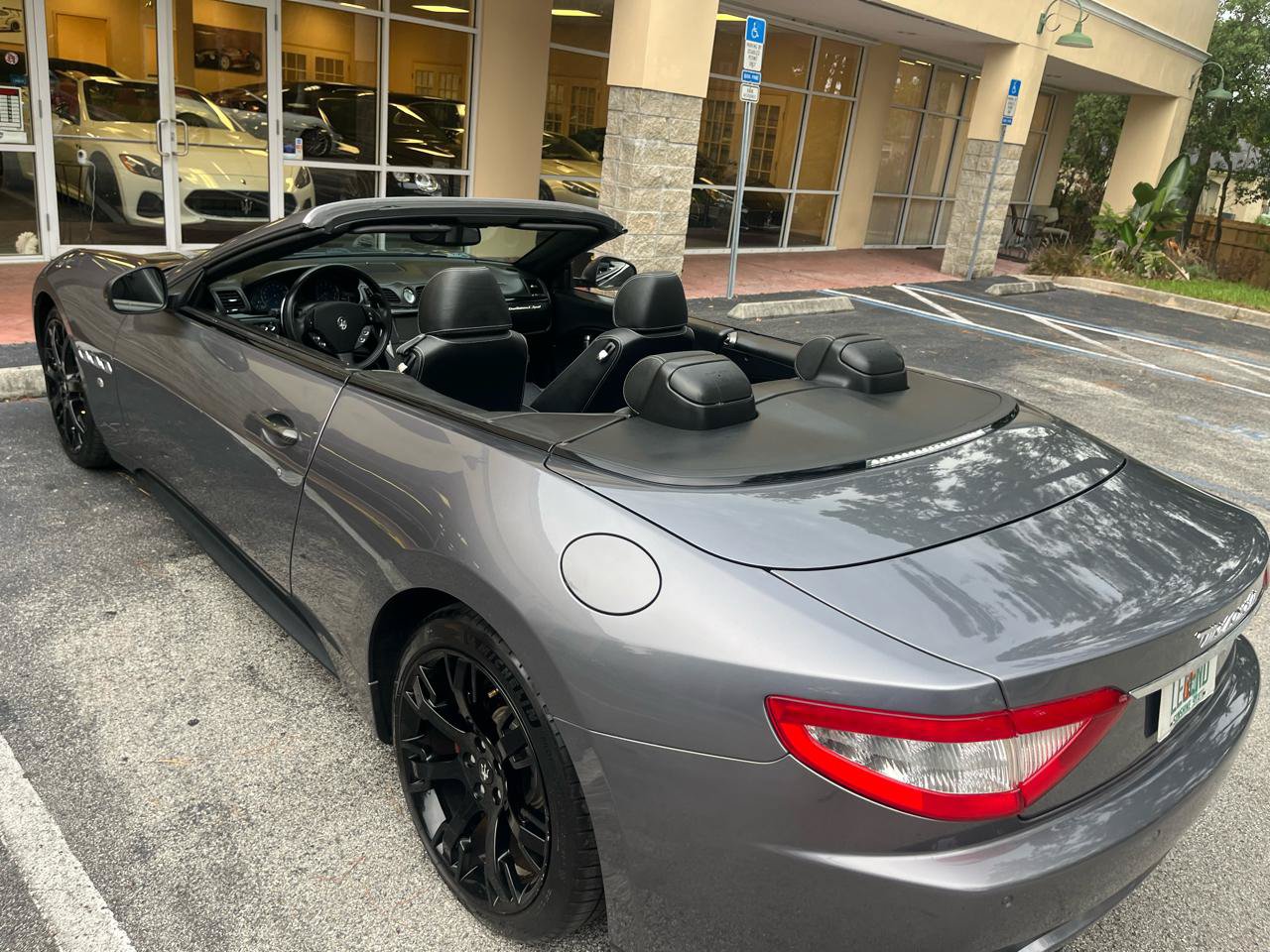 Used 2012 Maserati GranTurismo Sport RWD image 9