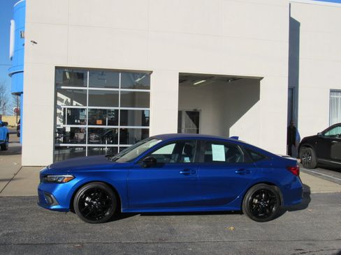 Used 2024 Honda Civic Sport image 3