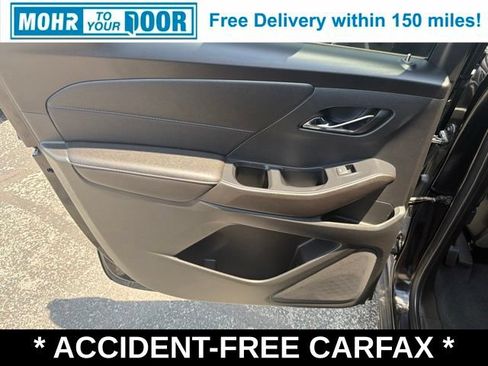 Used 2022 Chevrolet Traverse LT FWD image 37