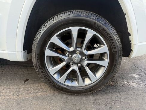 Used 2018 Jeep Grand Cherokee Overland image 40