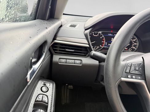Used 2024 Nissan Altima 2.5 SV FWD image 18