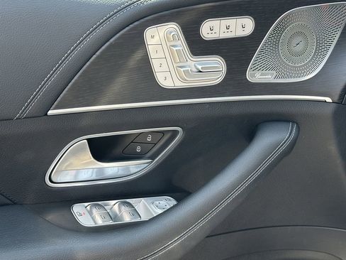 Certified 2024 Mercedes-Benz GLS 580 4MATIC image 11