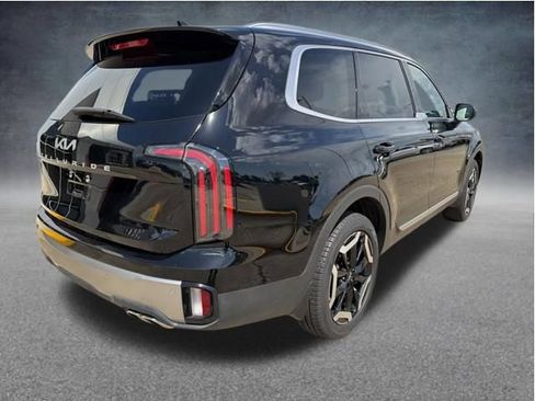 Used 2025 Kia Telluride EX w/ EX Captain's Chair Package FWD image 9