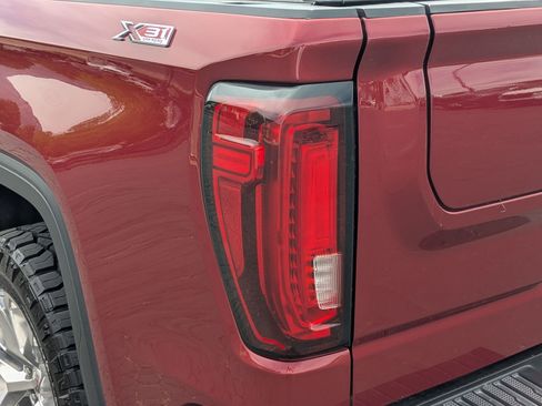 Used 2019 GMC Sierra 1500 SLT w/ SLT Premium Plus Package AWD/4WD image 11