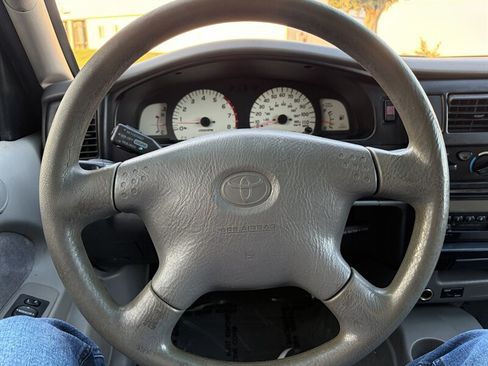 Used 2002 Toyota Tacoma PreRunner RWD image 15