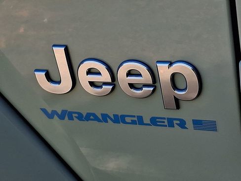 Used 2024 Jeep Wrangler Unlimited Sahara AWD/4WD image 8