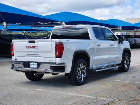 Used 2023 GMC Sierra 1500 SLT AWD/4WD image 5